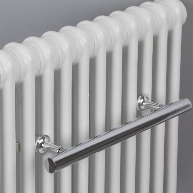 iclassic_towel_bar_in_chrome_1_192417100
